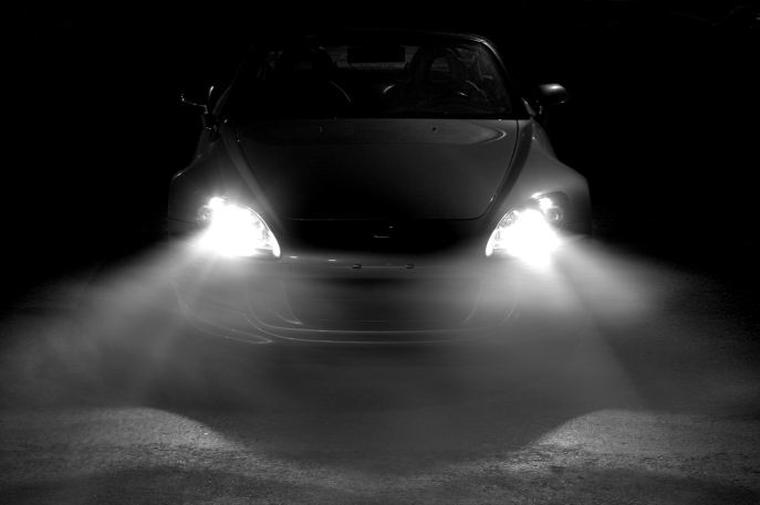 headlights-in-fog